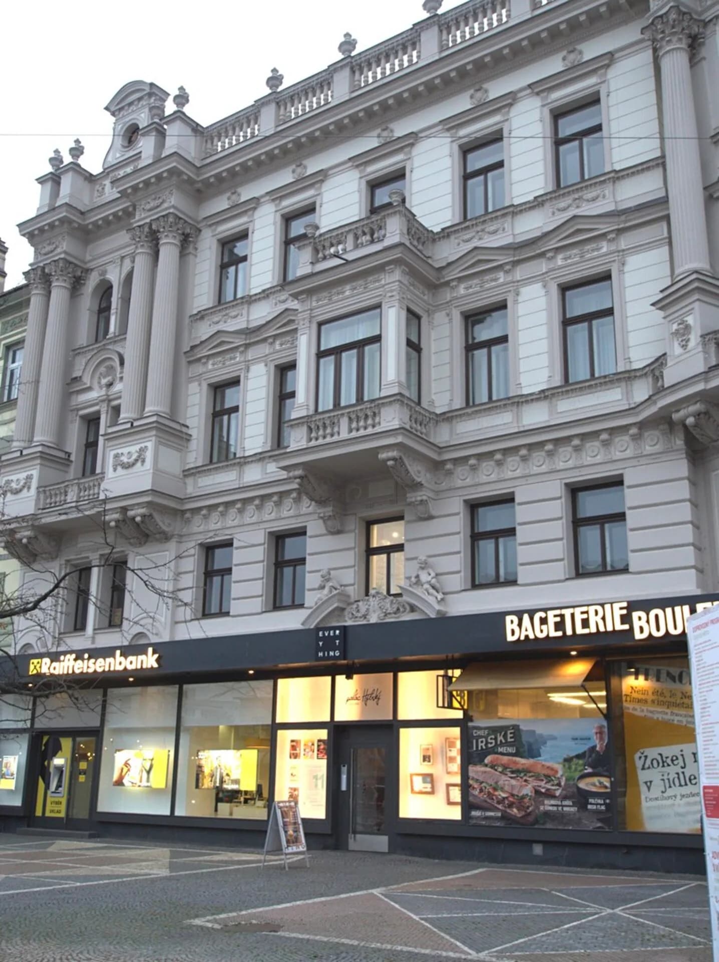 Komerční Kanceláře